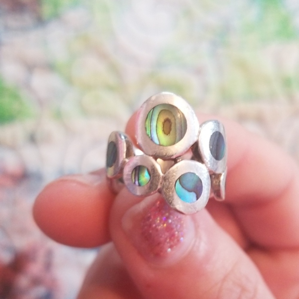 7 Rings - Picture 4 of 6